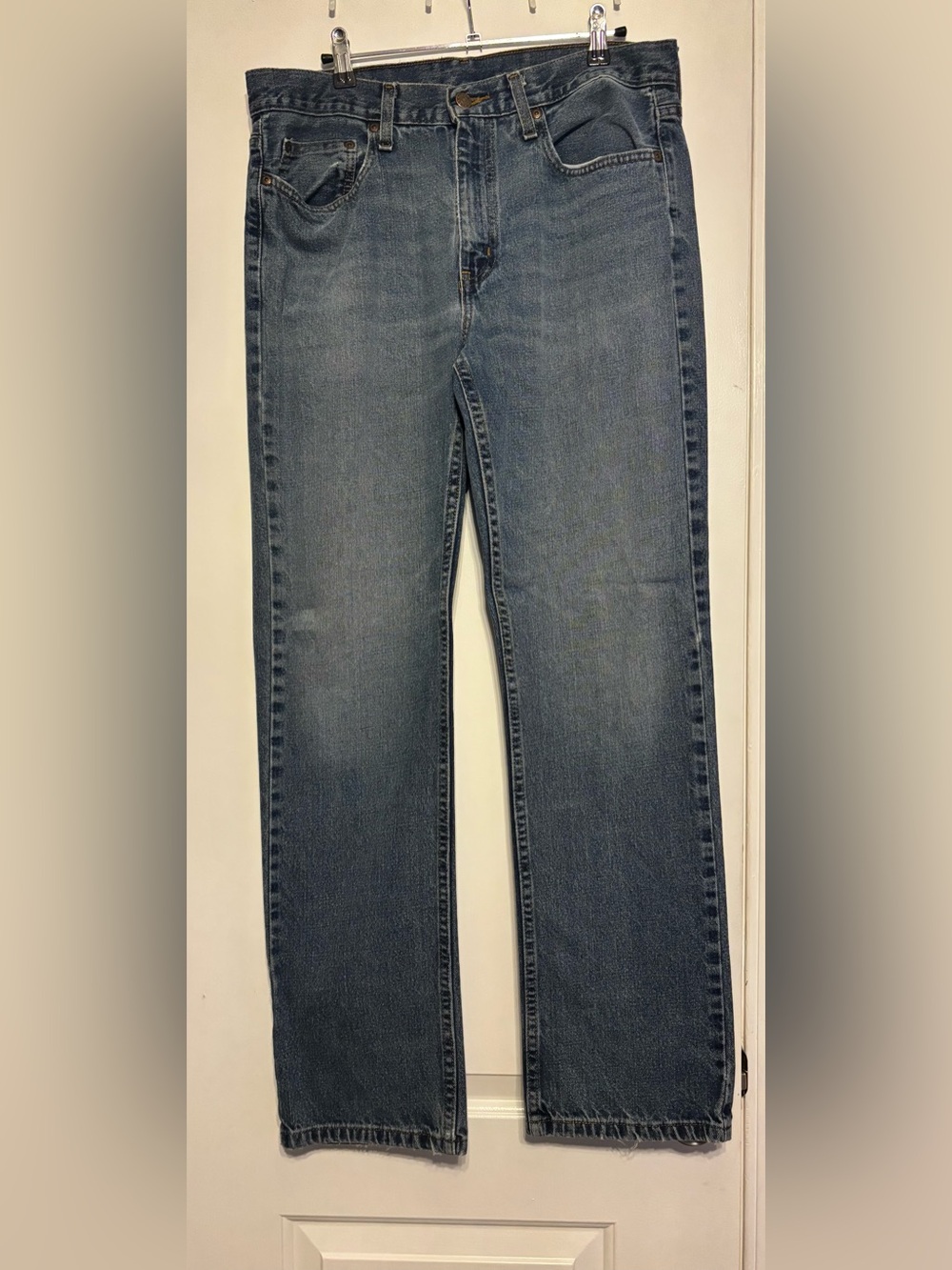 Classic Men's Straight-Leg Jeans in Medium Blue